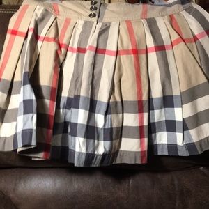 Girls Burberry skirt in excellent condition